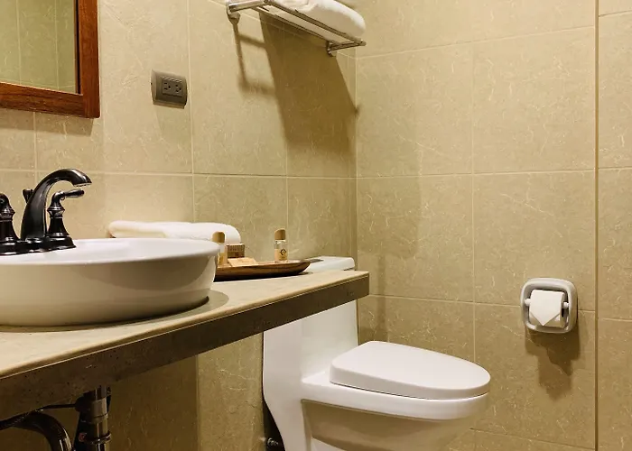 1911 Hotel 3*