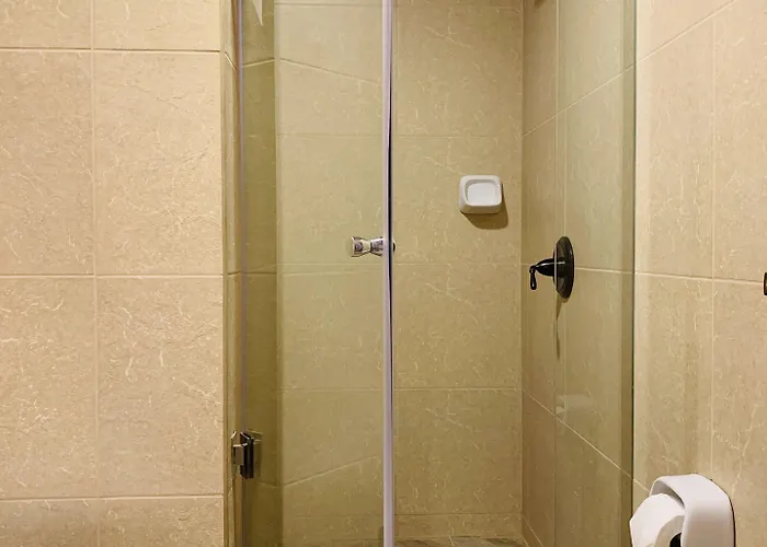 1911 Hotel 3*